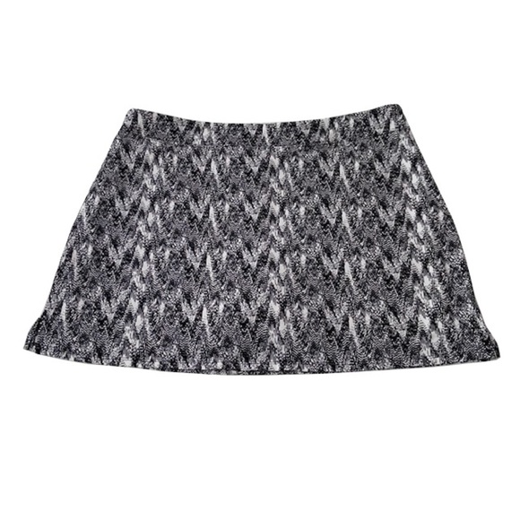 Tranquility‎ B&W Abstract Print Skorts - Picture 1 of 5